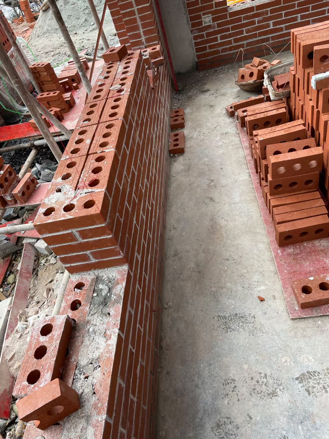 益陽(yáng)市湘陶建筑材料有限公司,益陽(yáng)實(shí)心燒結(jié)磚銷售,古建磚瓦銷售,文化磚哪里好