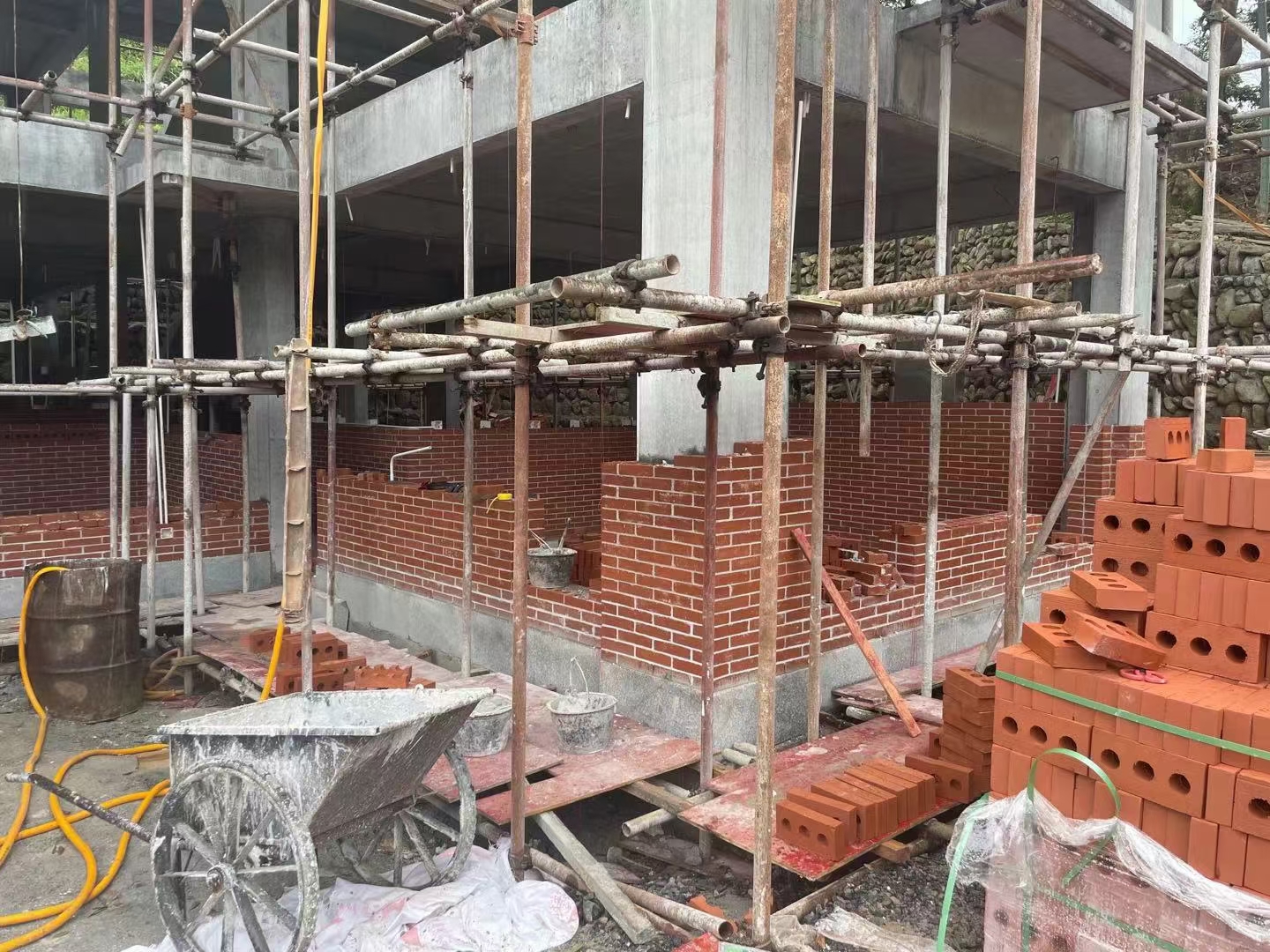 益陽(yáng)市湘陶建筑材料有限公司,益陽(yáng)實(shí)心燒結(jié)磚銷售,古建磚瓦銷售,文化磚哪里好